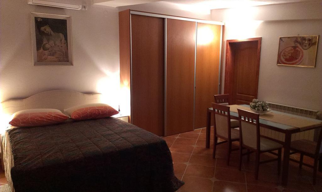 Apartment City Garden Kotor Bilik gambar
